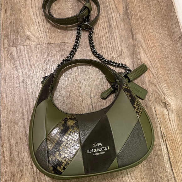 ⭐️🖤NEW Coach Carmen Mini Crossbody Bag With Olive Patchwork CCE64. - Picture 2 of 6